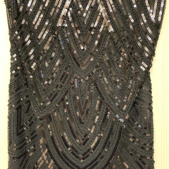 Dress - Picture 3 of 4